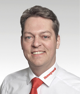 



4
 Jürgen Ferstl: Der Hotelgast von heute agiert nicht im Energiesparmodus. 
