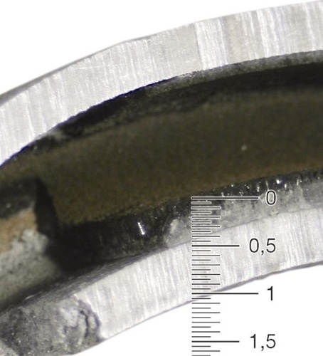 Kesselglied aus AlSiMg mit Kalkbelag in zerstörender Wirkung (4,5 mm). - Hannemann - © Hannemann
Kesselglied aus AlSiMg mit Kalkbelag in zerstörender Wirkung (4,5 mm). - Hannemann - © Hannemann
