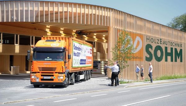 Das Österreich-Haus wird verabschiedet. - APG / Dietmar Stiplovsek