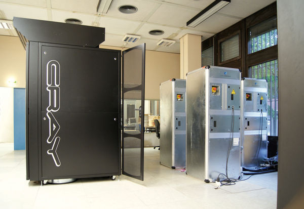 Cray-XT6m und EDV-Lüfter zur Zusatzkühlung. - © CoolEnergy
 Cray-XT6m und EDV-Lüfter zur Zusatzkühlung. - CoolEnergy