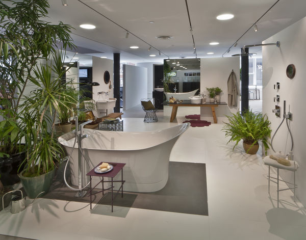 Das Designstudio zeigt auf rund 3000 m² mitten im kreativen Meatpacking District Manhattans… - Axor - © Axor
Das Designstudio zeigt auf rund 3000 m² mitten im kreativen Meatpacking District Manhattans… - Axor - © Axor