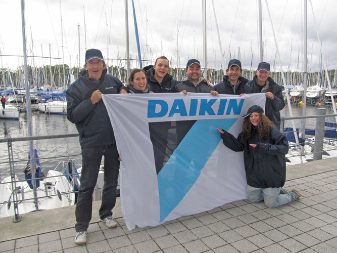 Mit 2129 gesammelten Stimmen hat die Fa-Ro Marketing GmbH den Publikumspreis bei Teamplay@work gewonnen. - Daikin - © Daikin
Mit 2129 gesammelten Stimmen hat die Fa-Ro Marketing GmbH den Publikumspreis bei Teamplay@work gewonnen. - Daikin - © Daikin