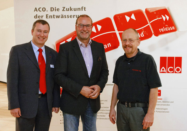 Referenten der ACO-Haustechnik-Fachsymposium: Johann Schaub, Dr. jur. Hans-Michael Dimanski und Bernd Prümer (v.l.). - ACO Haustechnik - © ACO Haustechnik
Referenten der ACO-Haustechnik-Fachsymposium: Johann Schaub, Dr. jur. Hans-Michael Dimanski und Bernd Prümer (v.l.). - ACO Haustechnik - © ACO Haustechnik