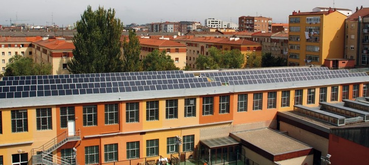 340 m² Kollektorfläche von Solvis auf einem Wellnesscenter im Baskenland. - Solvis