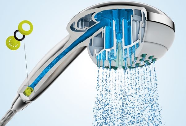 Die Hansgrohe EcoSmart-Technik senkt den Wasserdurchfluss, angepasste Strahlaustrittsöffnungen sorgen für gleichbleibend angenehmen Duschkomfort. - Hansgrohe - © Hansgrohe
