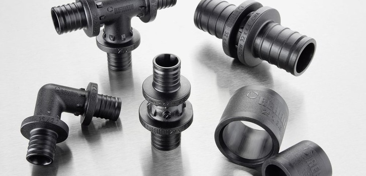 Rautitan PX: Polymeren Schiebehülsen und Fittings. - © Rehau
 Rautitan PX: Polymeren Schiebehülsen und Fittings. - Rehau