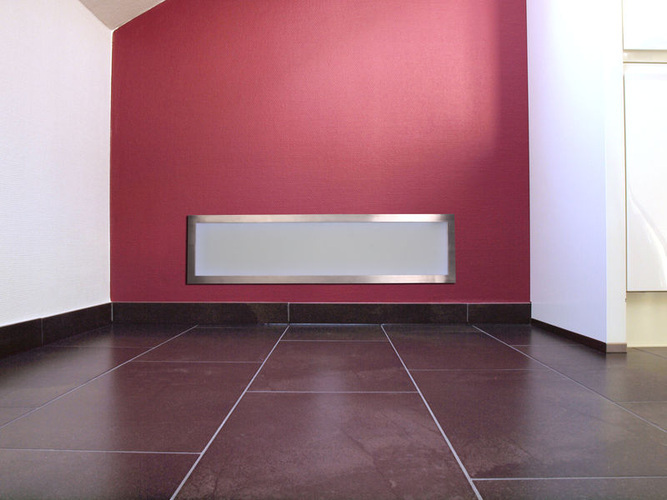 Farbe und Helligkeit der Lichtfläche können vom Nutzer per Fernbedienung modifiziert werden. (Quelle: emcal) - emcal