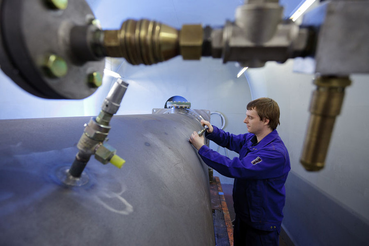 Heliumlecksuche. - Cofely Refrigeration - © Cofely Refrigeration
Heliumlecksuche. - Cofely Refrigeration - © Cofely Refrigeration