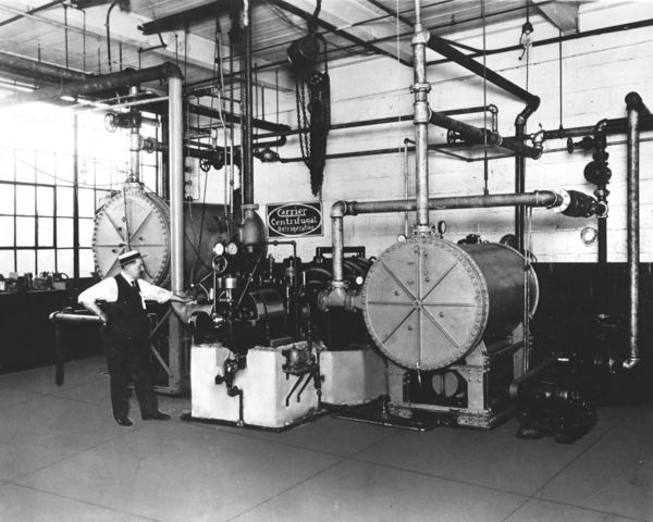 Aufnahme der ersten Turbokältemaschine von Carrier. - Carrier - © Carrier
Aufnahme der ersten Turbokältemaschine von Carrier. - Carrier - © Carrier