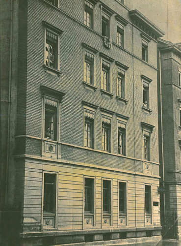 Der erste Firmensitz ab 1887 in der Blumenstraße 8 in Stuttgart. - Missel - © Missel
Der erste Firmensitz ab 1887 in der Blumenstraße 8 in Stuttgart. - Missel - © Missel