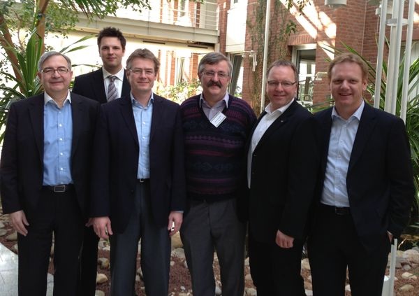 VfW-Geschäftsführer Peter Paul Thoma und die VfW-Vorstandsmitglieder Benedikt Zimmermann, Peter Schwarz, Raimund Käser, Christian Bolsmann, Dr. Reiner Borsdorf (v.l.). - © VFW
 VfW-Geschäftsführer Peter Paul Thoma und die VfW-Vorstandsmitglieder Benedikt Zimmermann, Peter Schwarz, Raimund Käser, Christian Bolsmann, Dr. Reiner Borsdorf (v.l.). - VFW