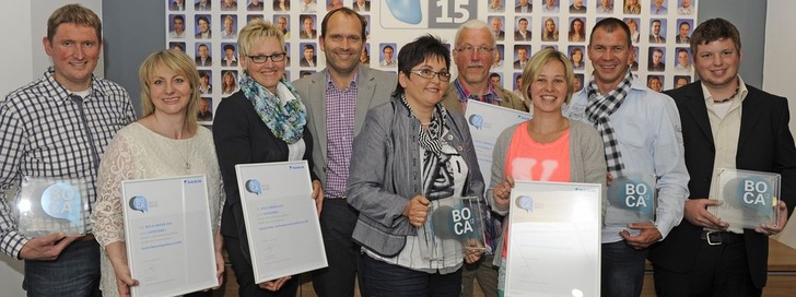 Die Preisträger des Daikin BOCA Awards 2012 mit Gunther Gamst (Geschäftsführer Daikin, 4. v.l.): Kai und Petra Ringwald (Koch Kälteanlagenbau), Erika Stieglmeier (Kempf Kälte- & Klimatechnik), Gunther Gamst (Daikin), Egbert und Manuela Haupt (Haupt Wärme und Klimatechnik), Nancy und Thomas Neumann (Kälte-Klima-Elektro Neumann) und Patrik Spyrka (Kempf Kälte- & Klimatechnik), v.l. - Daikin - © Daikin
