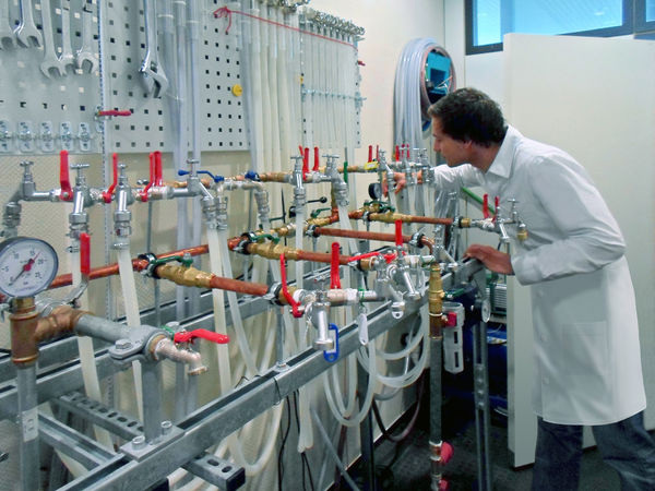 Prüfstand im Technikum. - Hermann Schmidt