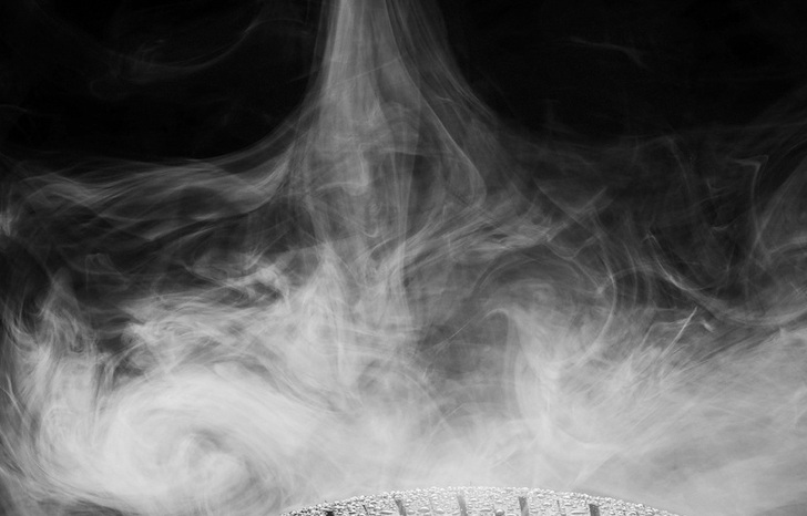 Diffusion von Wassermolekülen. - fotolia / Ramil Gibadullin