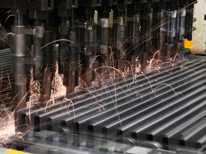 Die Purmo Group produziert Heizkörper, Konvektoren und Flächenheizsysteme für die Versorgung von Gebäuden mit Wärme und Kälte. - Purmo Group - © Purmo Group
Die Purmo Group produziert Heizkörper, Konvektoren und Flächenheizsysteme für die Versorgung von Gebäuden mit Wärme und Kälte. - Purmo Group - © Purmo Group