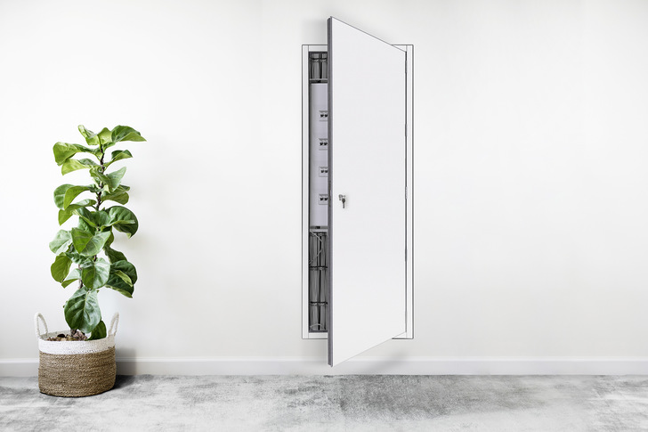 Priorit: Revisionsöffnungsverschluss Priodoor RTX in Massivwand. - © Bild: Priorit / rawpixel.com
 Priorit: Revisionsöffnungsverschluss Priodoor RTX in Massivwand.