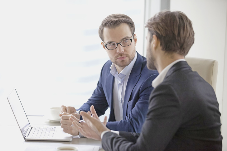 1 Die Energieberatung ist eine vielfältige und breitgefächerte Aufgabe und erfordert zahlreiche Kompetenzen. VDI/BTGA/GIH 3922 Blatt 1 bietet eine einheitliche und systematische Darstellung des Energieberatungsprozesses mit technischen, ökologischen und ökonomischen Aspekten. VDI/BTGA-MT 3922 Blatt 2 definiert VDI-Energieberater-Profile und die Anforderungen an die Profile.