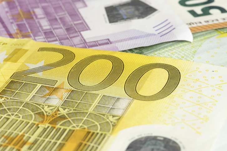 1 Die Ausrichtung einer Heizungsmodernisierung auf erneuerbare Energien wird über das neue ­Marktanreizprogramm mit hohen Zuschüssen auf anrechnungsfähige Kosten bis zu 50 000Euro (brutto) pro Wohneinheit erleichtert.