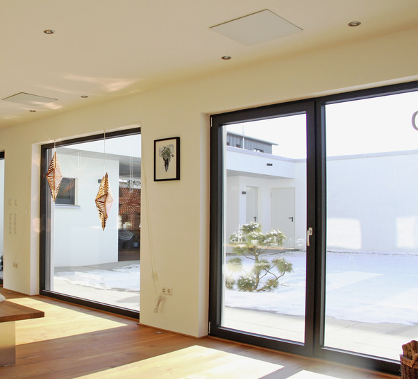 Vitramo: Infrarot-Heizelement VH. - © Bild: Vitramo
 Vitramo: Infrarot-Heizelement VH.