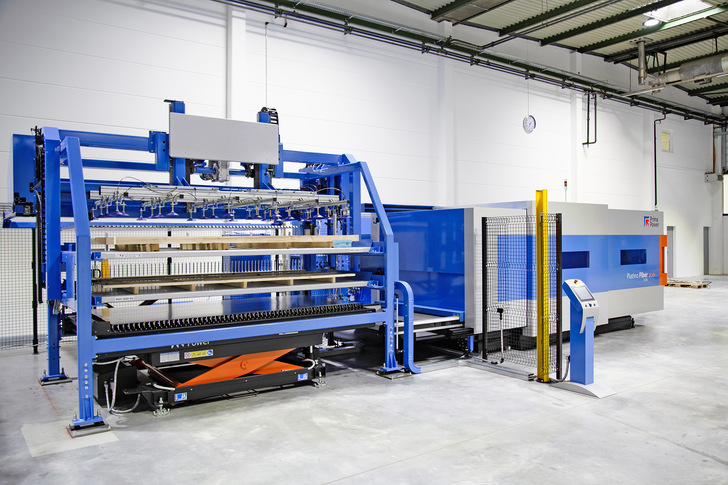Neu aufgestellte Lasermaschine bei der Systemair GmbH in Boxberg.