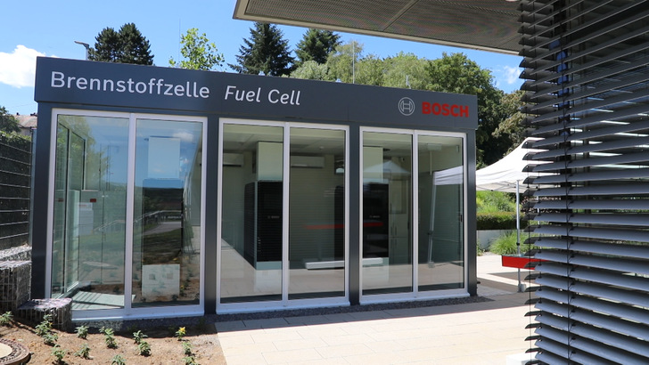 SOFC-Brennstoffzellen-Pilotanlage in direkter Nachbarschaft des Bosch-eigenen Trainingszentrums Wernau.