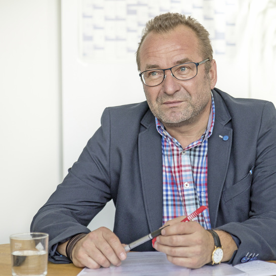 Bild 1:  Thomas Zimpel, varmeco-Geschäftsführer Vertrieb & Technik: Nur bei der Vermeidung einer Überdimensionierung lässt sich ein ressourcenschonender und bestimmungs­gemäßer Betrieb einer Warmwasseranlage – vor allem in hygienischer Hinsicht – gewährleisten.