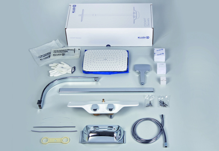Komplett plastikfrei: Die Verpackung für das Duschsystem Kludi Cockpit Discovery besteht in erster Linie aus Pappkarton, der aus recyceltem Altpapier hergestellt wird. Zum Einsatz kommen zudem aus Speisestärke gefertigte kunststoffähnliche Materialien, um Kleinteile sicher zu verpacken.