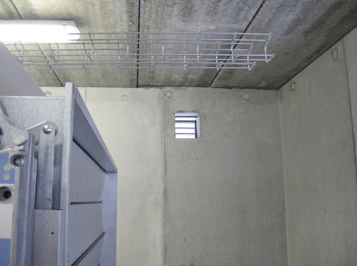 Bild 1 Nicht verschließbare Entrauchungsöffnungen bergen das Risiko, dass ein Gebäude den Dichtheitsgrenzwert bei einer GEG-relevanten Überprüfung der Gebäudeluftdichtheit verfehlt.