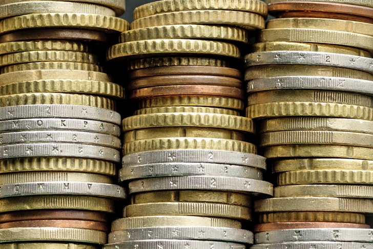 Geld Geld Geld - © Elena Semenova / iStock / Getty Images Plus
