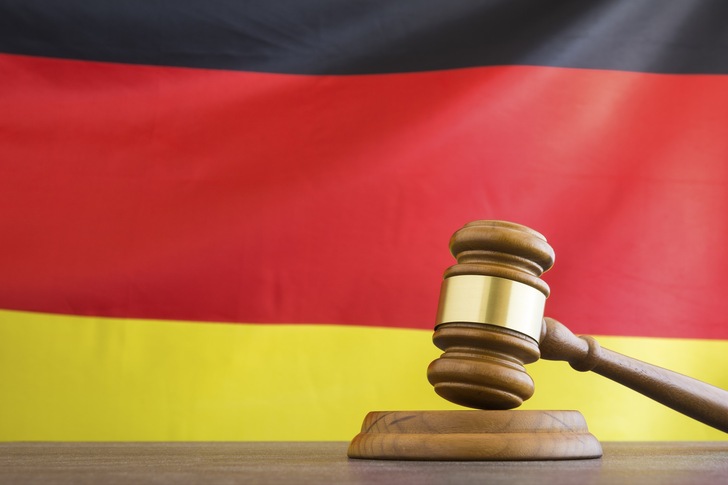 Bundesverfassungsgericht: Die aktuellen Vorschriften des KSG verschieben hohe Emissionsminderungslasten unumkehrbar auf Zeiträume nach 2030. - © arsenisspyros / iStock / Getty Images Plus
