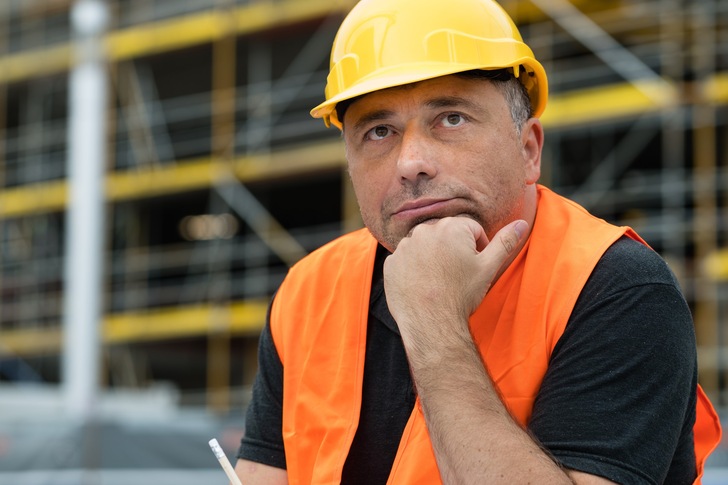 Eine zunehmende Anzahl der 370 000 Unternehmen des deutschen Bau- und Ausbauhandwerks erwartet, Kurzarbeit anmelden zu müssen. - © Cineberg / iStock / Getty Images Plus
