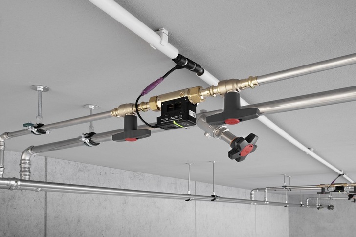 Viega: AquaVip-Zirkulationsregulierventil elektronisch.