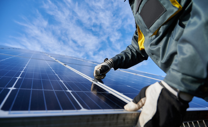 Eine PV-Strategie des BDEW sieht eine Anhebung der Ausbauziele von 100 auf mindestens 150 GW bis 2030 vor.