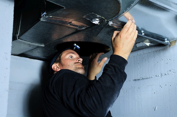 2020 ist gut jede dritte RLT-Alage (34,2 %) in prüfpflichtigen Gebäuden von TÜV-Sachverständigen mit „wesentlichen Mängeln“ beanstandet worden.