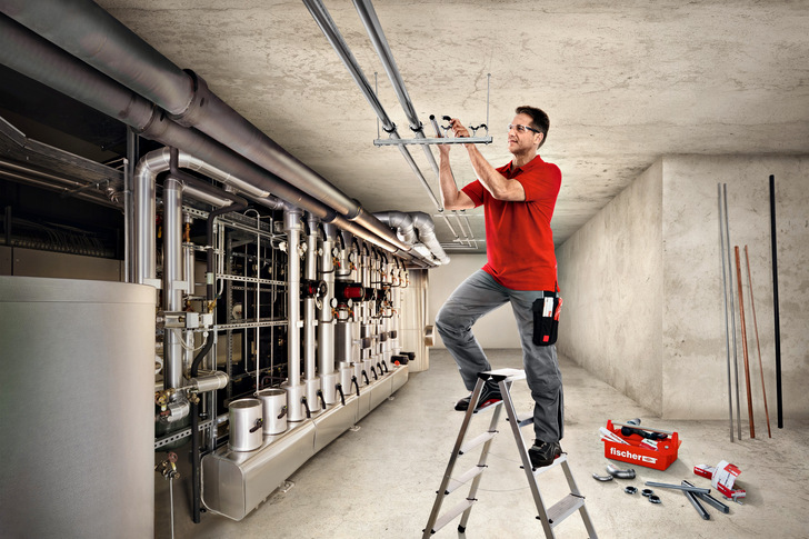 fischer: Schienensystem FUS zur Befestigung mittelschwerer bis schwerer Leitungsanlagen.