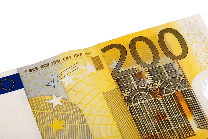 E.on bietet vom Hochwasser betroffenen Kunden eine Stromkosten-Erstattung an.