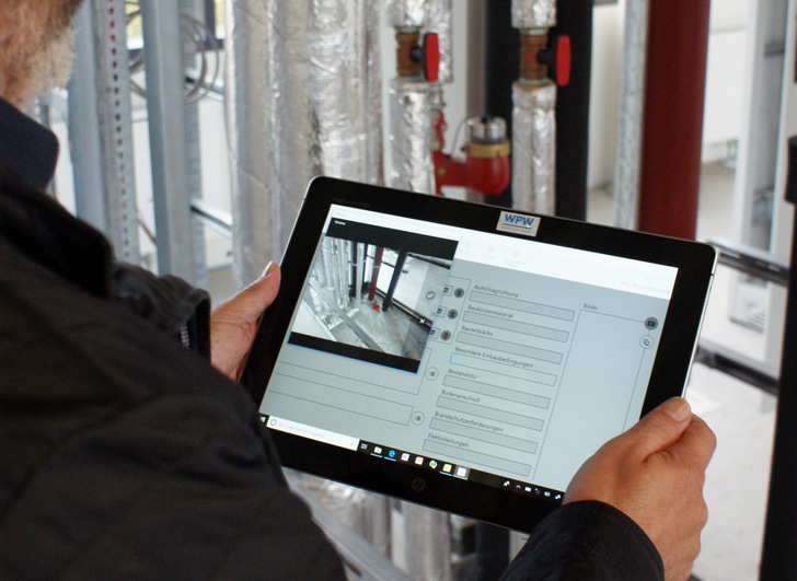 Bild 1 Smarter dokumentieren: Die digitale Dokumentation per Brandschutzsoftware rationalisiert die Erfassung und das Management brandschutzrelevanter Komponenten und Maßnahmen. - © Eyeled
