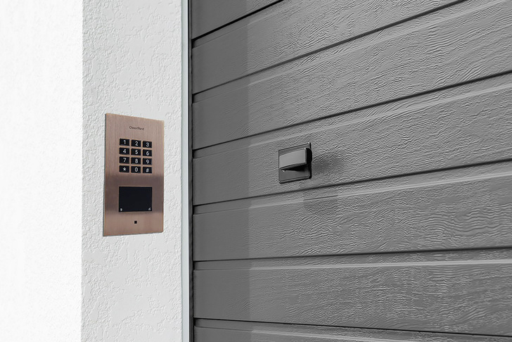 DoorBird: IP-Zutrittskontrollsystem A1121. - © DoorBird
