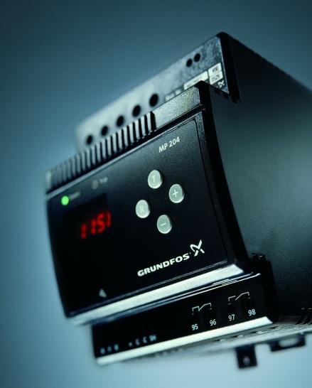 Grundfos: Motorschutz MP 204 für den Anschluss von Grundfos-Pumpen der Baureihen SP, CR, NB/NK, TP, BM/BMB, und SE1/SEV.