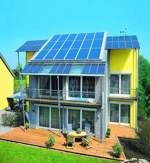 Wer Schritt halten will mit der rasanten Entwicklung bei Energiesparhäusern, ­informiert sich (auch) online.