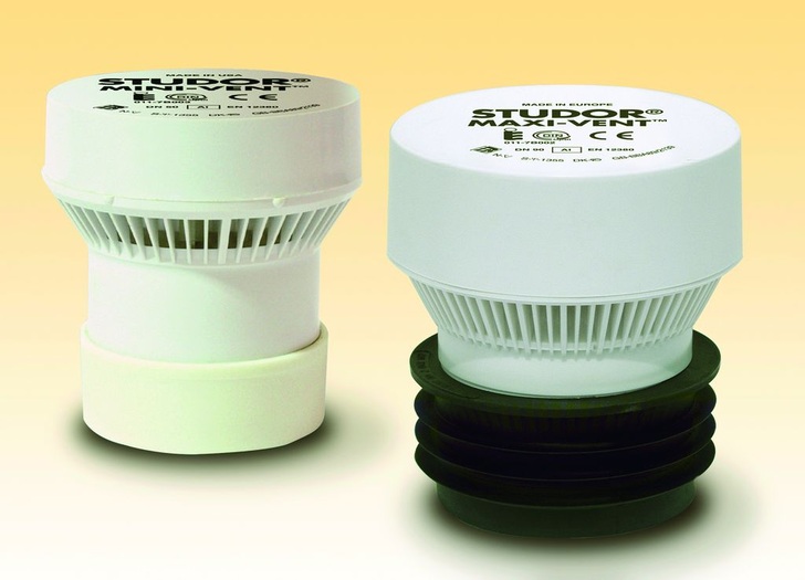 Studor-Belüftungsventile Mini-Vent (links) und Maxi-Vent. Seit 1. Januar werden Studor-Produkte in Deutschland exklusiv durch Kessel vertrieben.