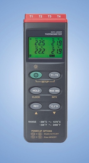 Dostmann: 4-Kanal-Temperaturmessgerät mit Differenztemperaturmodus und Datenlogger. - © Dostmann
