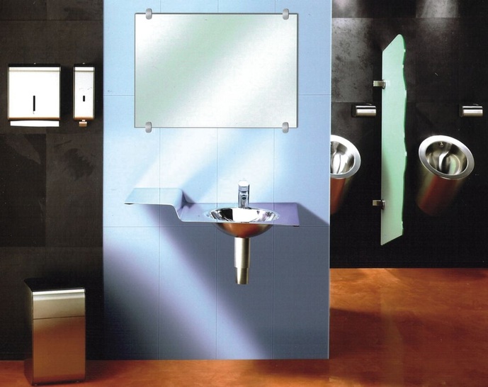 Zur Edelstahl-Produkt­palette von Franke Aquarotter gehört u.a. die hochwertige Aus­stattungslinie Xinox. Ihre Oberflächenveredelung Inox+ lässt Wasser und Schmutz abperlen.