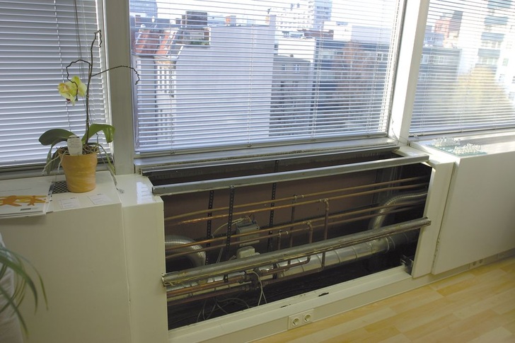 Sanierung einer Induktionsklimaanlage aus den 1960er Jahren. Beer installierte nicht nur die neuen Geräte, sondern auch das Lon-Netzwerk und die Desigo RX-Einzelraumregelung.