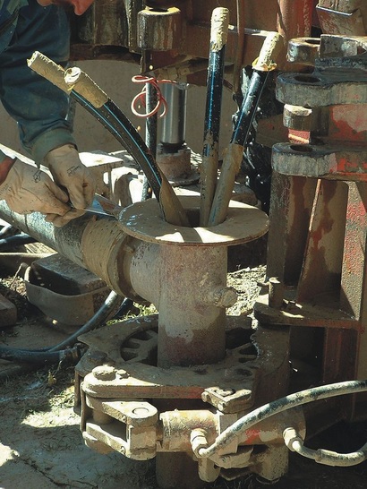 Bohrgeräte und Bohrfachleute sind derzeit Mangelware. Durch den Hype in der Geothermie gehen Fachleute von einem Bedarf im vier­stelligen Bereich an zertifizierten Bohrmeistern aus.