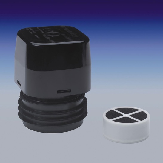 Abu-plast: Gase aus bestehenden offenen Installationen filtert der Ent- und Belüfter „ventilair active“ mit Aktivkohle-Filtervlies.