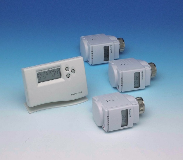 CM Zone von Honeywell. Nach der einfachen Installation lässt sich viel Energie durch die bedarfsabhängige Regelung einsparen.