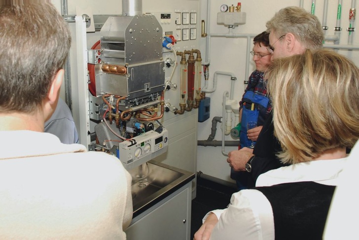 Junkers: Theorie und Praxis — im neuen Heizungslabor an der HTWK Leipzig herrschen ideale Voraussetzungen für die Hochschulausbildung.