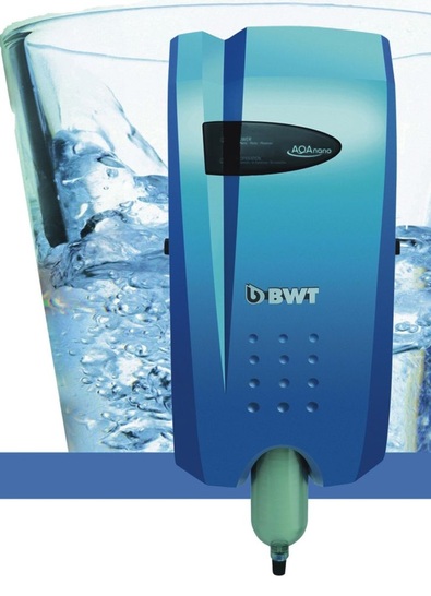 BWT: Für einen Spitzendurchfluss von 25 l/min und eine maximale Wasserhärte von 20°dH konzipiert, bietet AQA nano den Basis-Kalkschutz für den Ein- bis Dreipersonen-Haushalt. - © BWT
