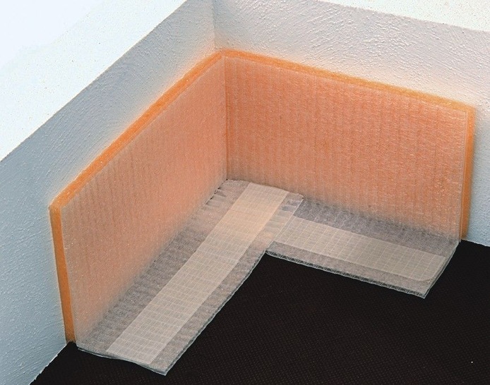 Schütz: PE-Schaum und eine Stützschicht lassen den Randdämmstreifen stehen.